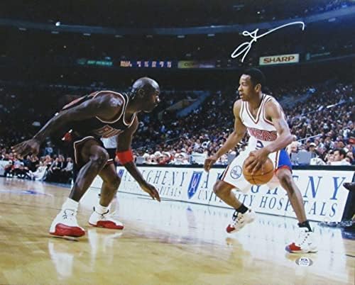 Allen Iverson HOF 76ers Aláírt/Dedikált kontra JORDAN 16x20 Fotó PSA/DNS 164310 - Dedikált NBA-Fotók