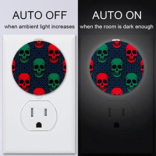 2 Csomag Plug-in Éjjeli LED-es Éjszakai Fény Zöld Piros Retro Koponya Mintás Alkonyat-hogy-Hajnal Érzékelő Gyerek Szoba,