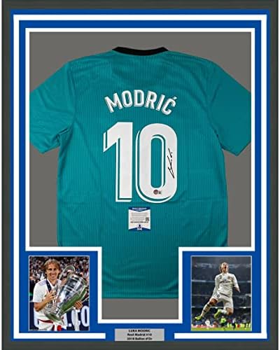 Keretes Dedikált/Aláírt Luka Modric 33x42 Real Madrid Teal Foci Mez Beckett BAS COA
